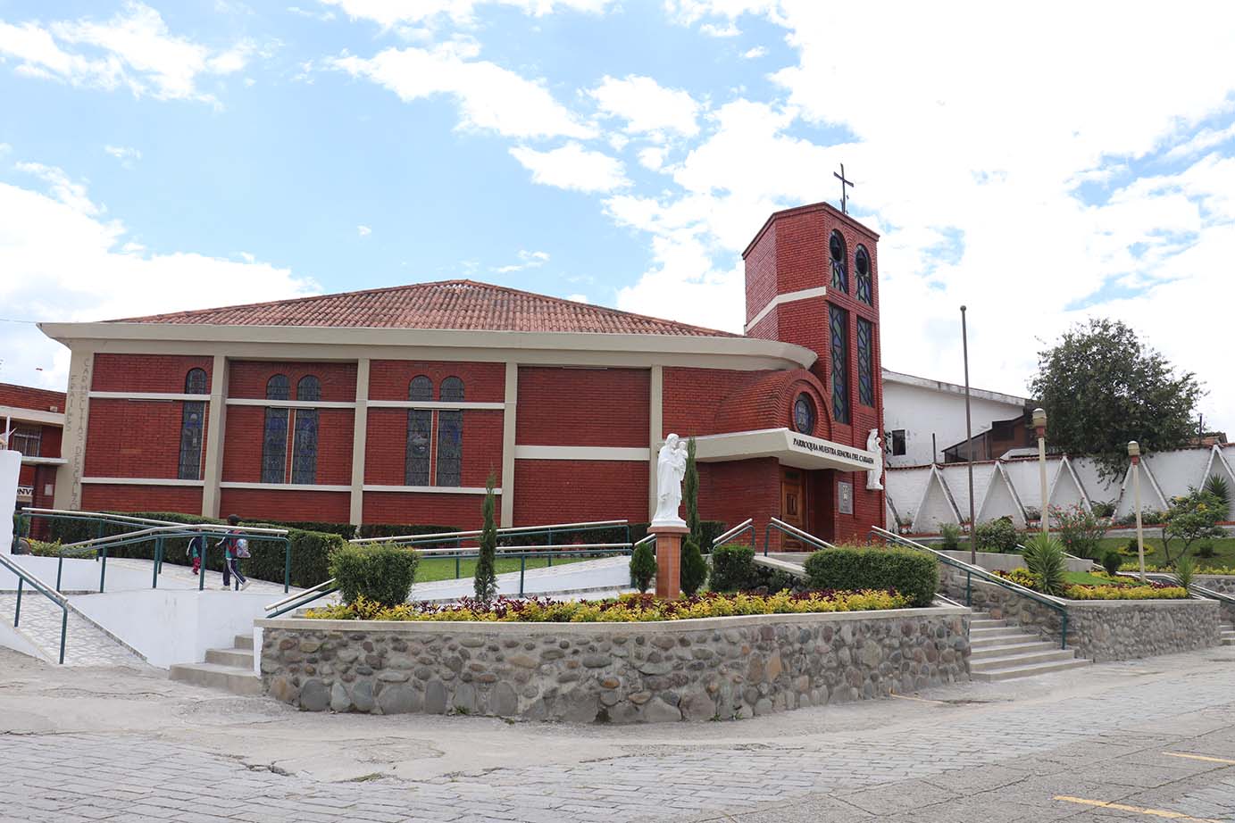 Nuestra Señora del Carmen - Virgen de Bronce